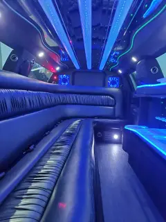8 – 10 PASSENGER LIMOUSINES